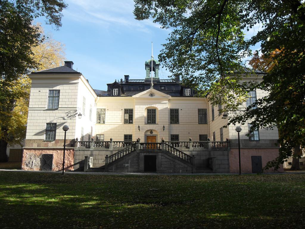 Naesby Slott